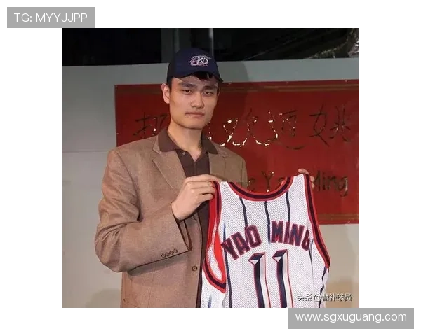 狼与姚明的传奇碰撞:从篮球场到野生动物保护的跨界故事