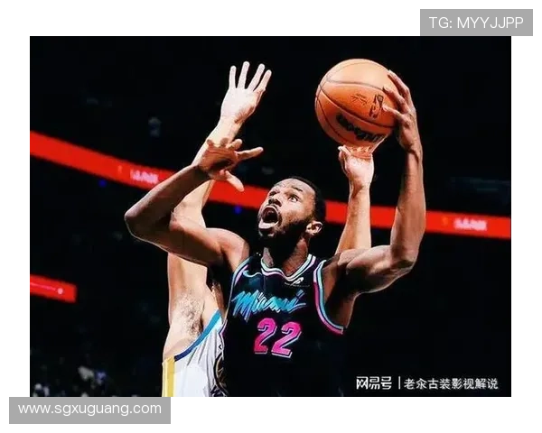 热火训练营第三天威金斯专注三分球训练展现出色状态