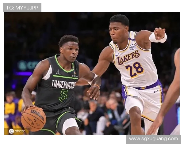 爱德华兹手感火热单节爆发砍下25分率队轻松取胜